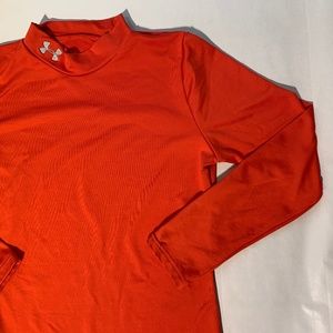 UNDER ARMOUR COLD GEAR FITTED IN ORANGE